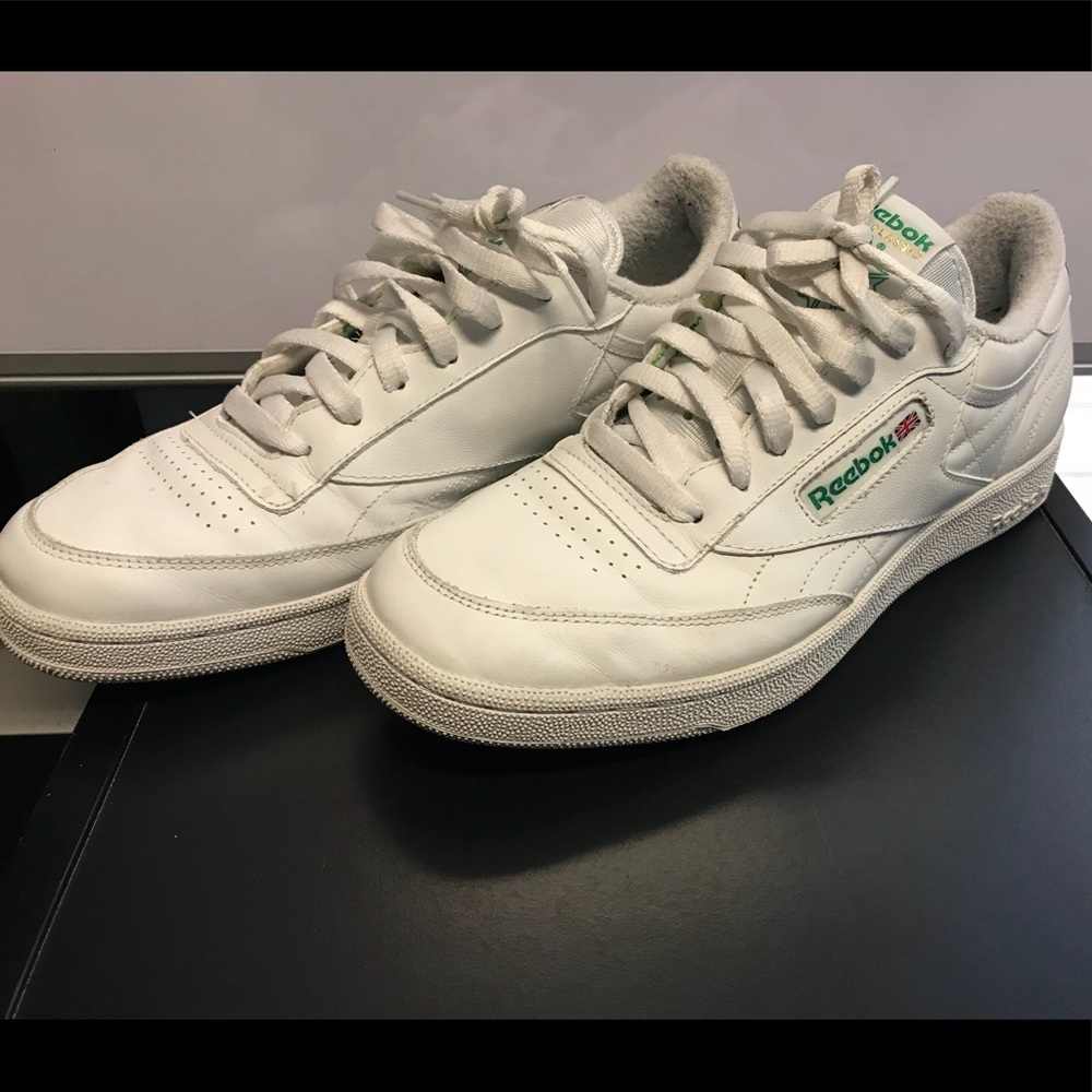 USED/. Reebok Classics 👟